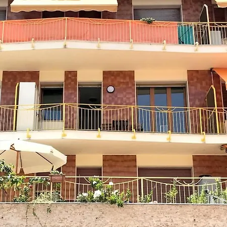 Apartman Luminoso A 100m Dal Mare Con Condizionatore